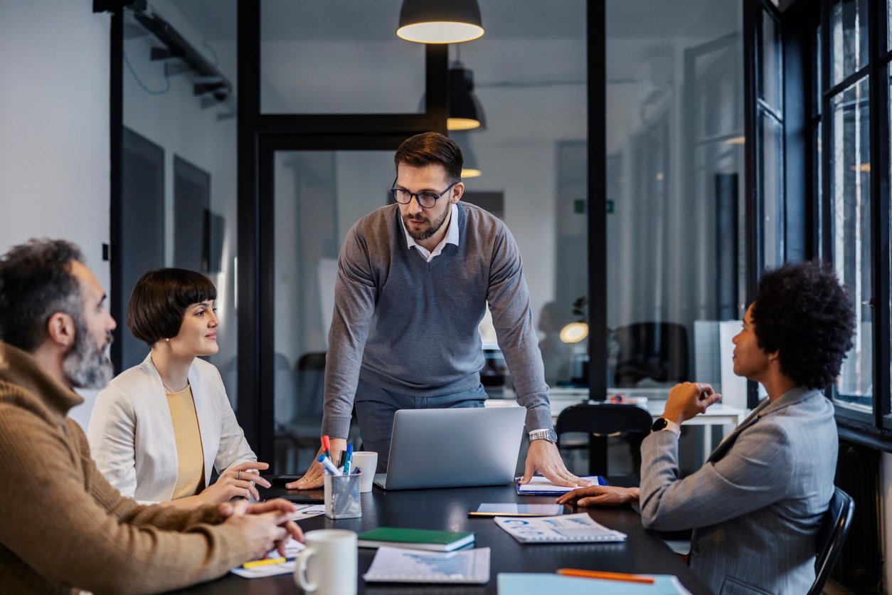 Business Growth Strategies for Aspiring Coaches: What Works at Every Stage of Your Franchise Journey